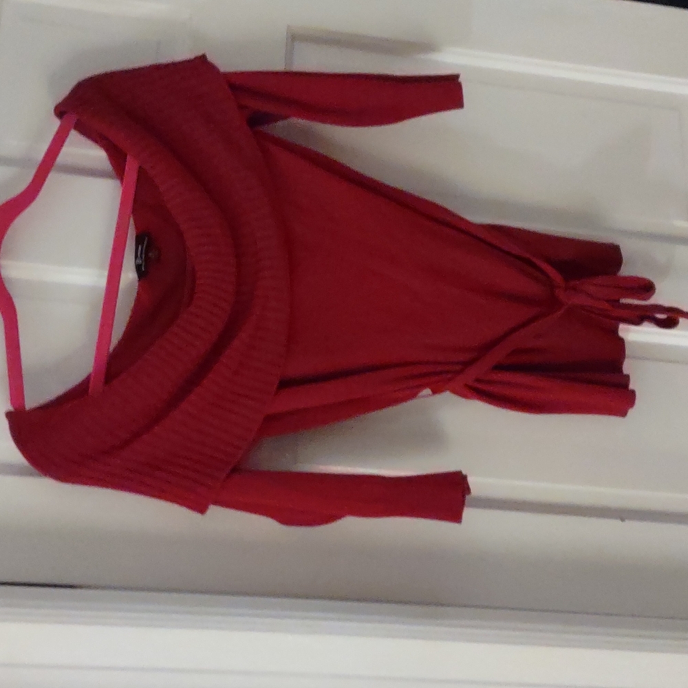 B-wear sweater